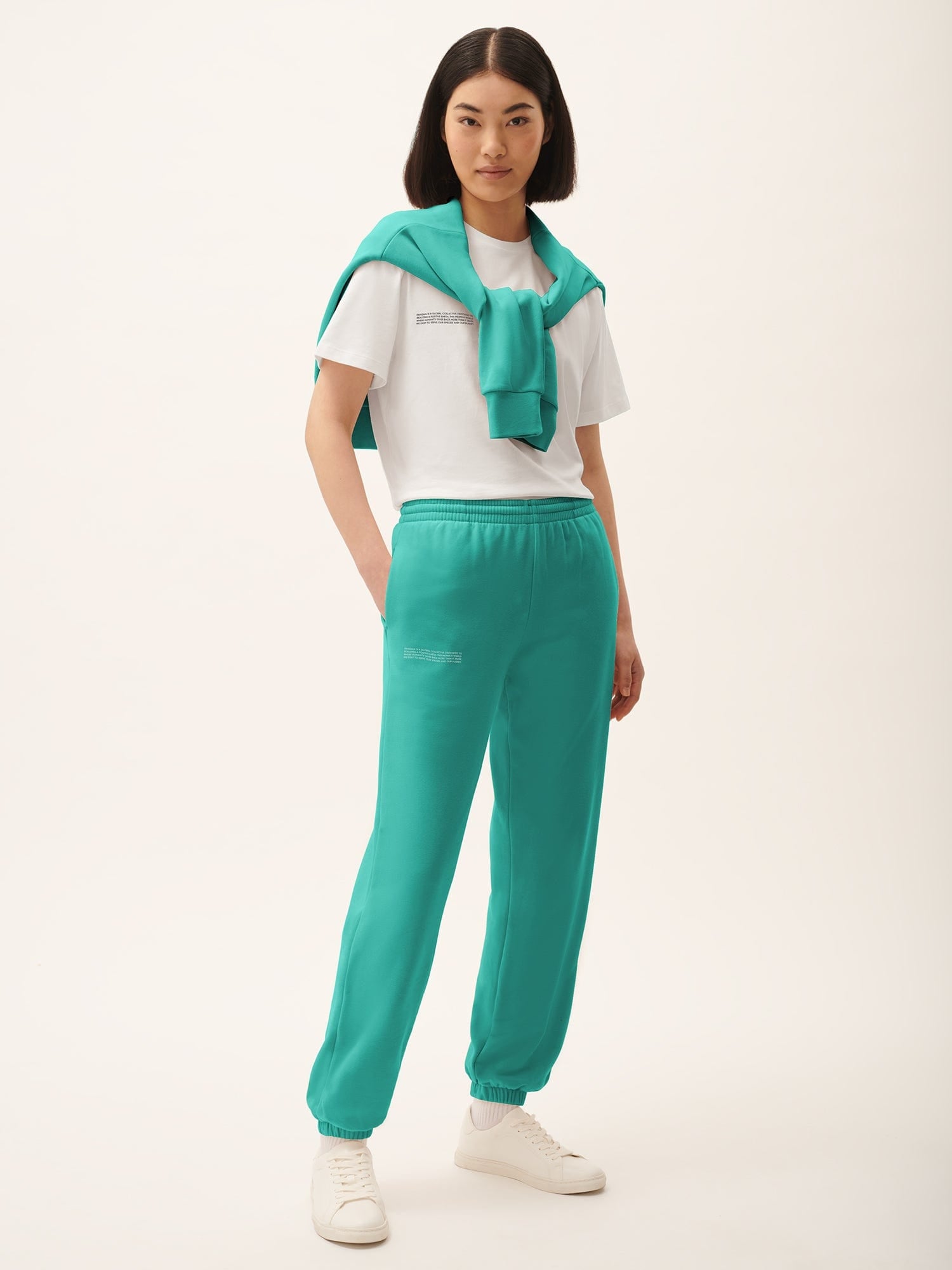 365-MIDWEGHT-TRACKPANTS-MALACHITE-GREEN-female-1.jpg?v=1745338918