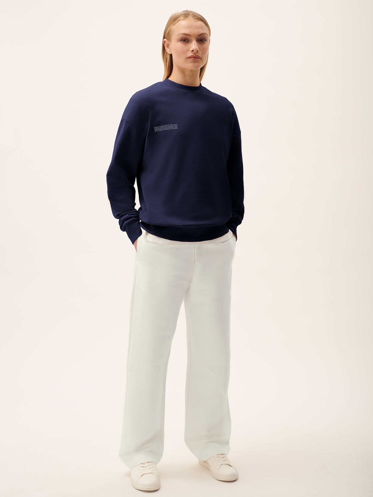 365-MIDWEIGHT-SWEATSHIRT-NAVY-female-3_3770acd6-e68c-427e-b3f7-3b800bae3a72.jpg