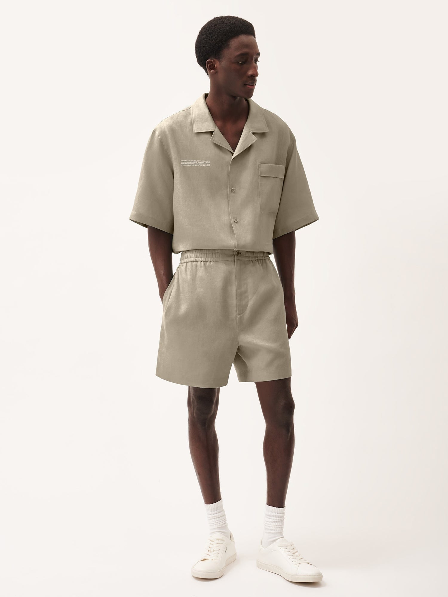 dna-linen-mid-length-shorts-cliff-beige-Male-2